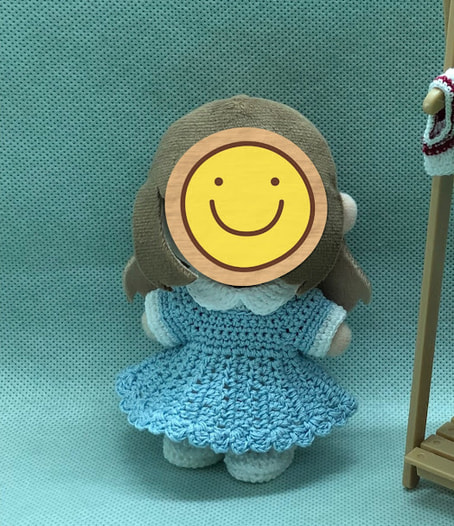 ぬい　１０cm、１２㎝ドール用　襟付きレースワンピース
