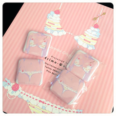 Favorite Lingeries缶バッジ