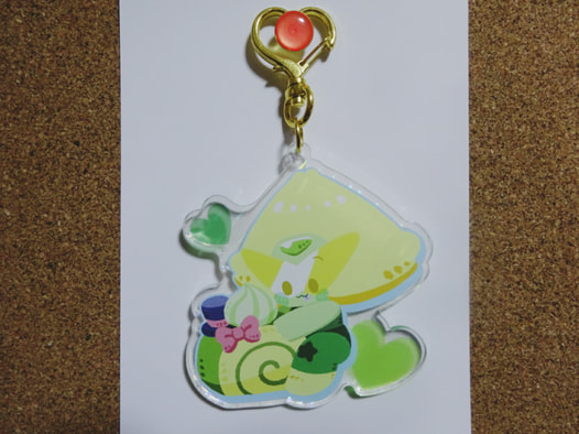 ロールケーキアクリルキーホルダー/ペリドット