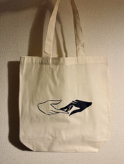手のコットンバッグ