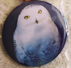 シロフクロウ76ｍｍ缶バッジ