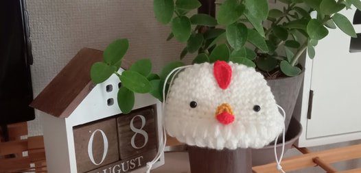 ハンドメイド作品あみぐるみ巾着にわとり