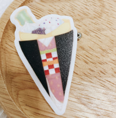 竈門禰豆子クレープモチーフダイカットバッジ